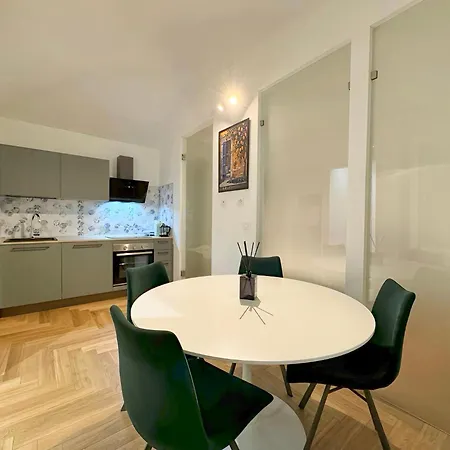 Luxury Porta Nuova Two-bedroom In *