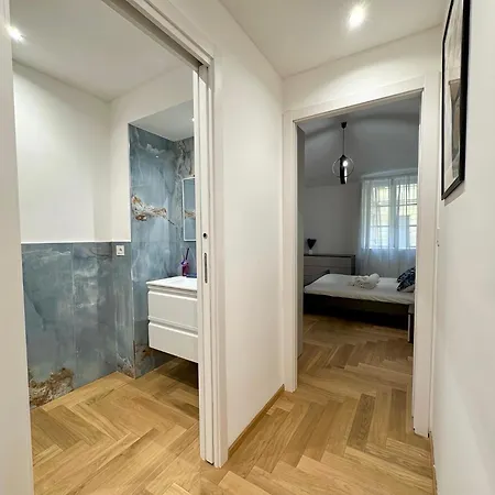 דירה Luxury Porta Nuova Two-bedroom In טורינו