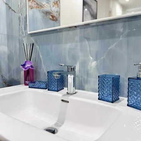 Luxury Porta Nuova Two-bedroom In *